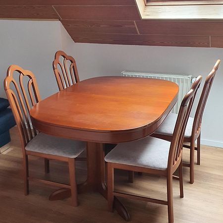 Moments Apartment Rust Rum bild