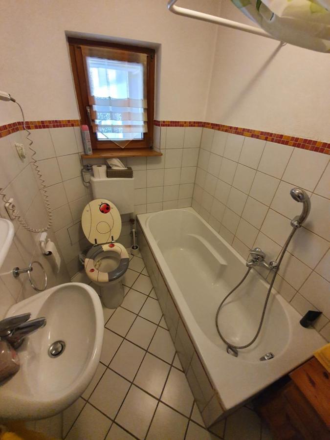 Moments Apartment Rust Rum bild