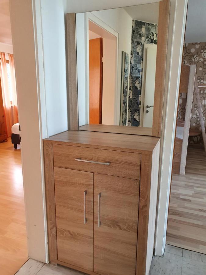 Moments Apartment Rust Rum bild