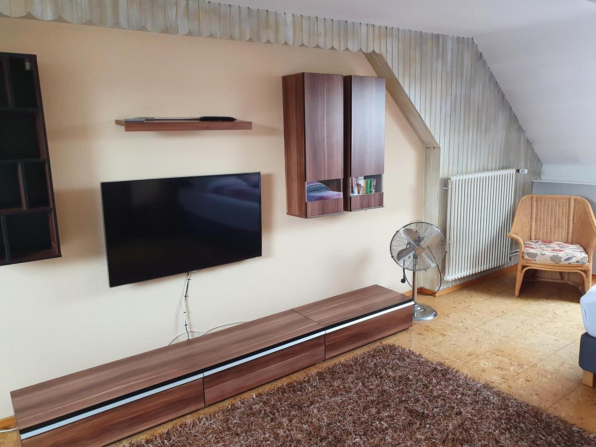 Moments Apartment Rust Rum bild