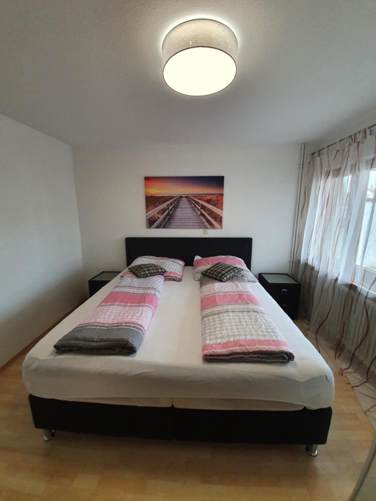 Moments Apartment Rust Rum bild